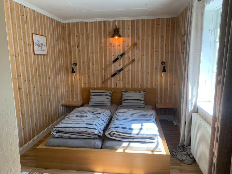 Holiday home Cozy Zweeds Met Openhaard En Grote Tuin